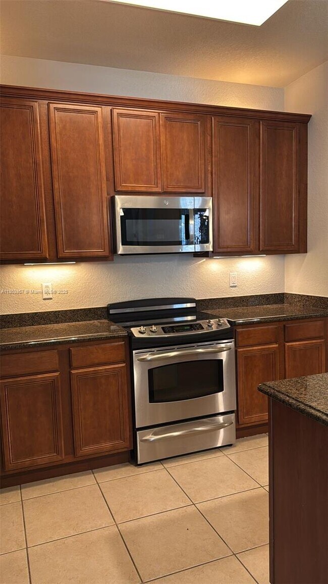 Building Photo - 3356 Robert Trent Jones Dr