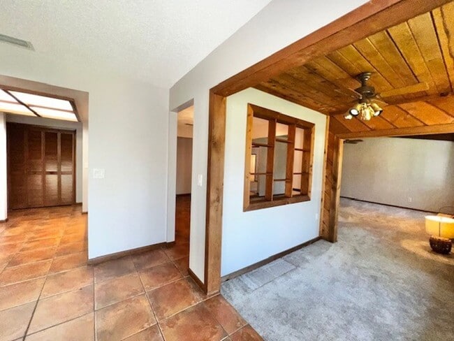 Building Photo - 320 Columbus Cir