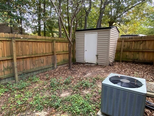 Building Photo - 7708 Crown Crest Ct