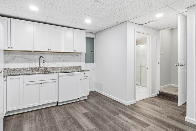 Building Photo - 28971 St Thomas Blvd