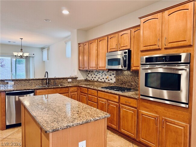 Building Photo - 2119 Gunnison Pl
