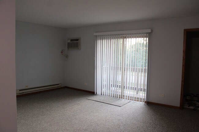 Building Photo - 1003 Spruce St