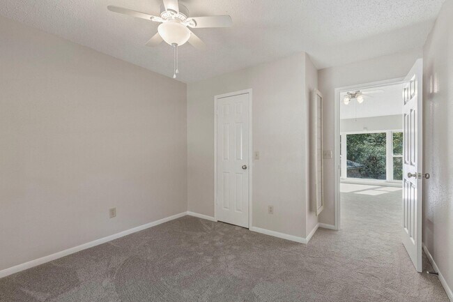 Building Photo - 58 Fire Flicker Pl