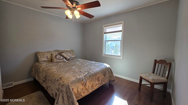 Building Photo - 2 Pine Crest Dr