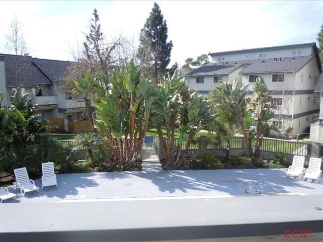 Building Photo - Two Bedroom Condo w/Loft  Sinsheimer Neigh...