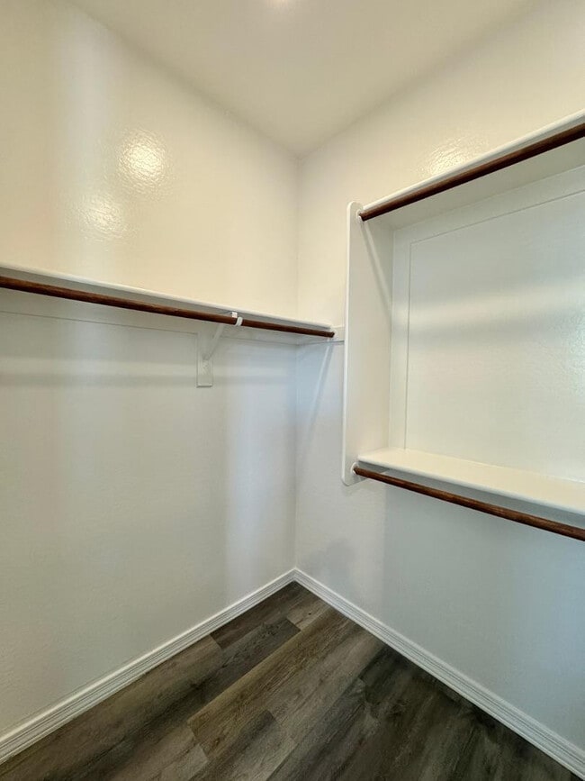 Building Photo - 9006 W Rancho Dr