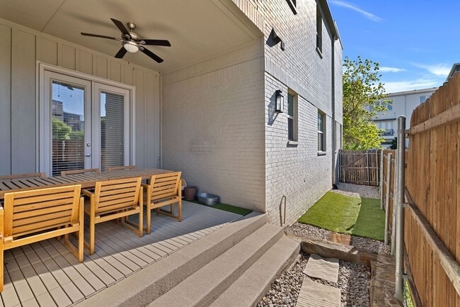 Building Photo - 228 Wimberly St