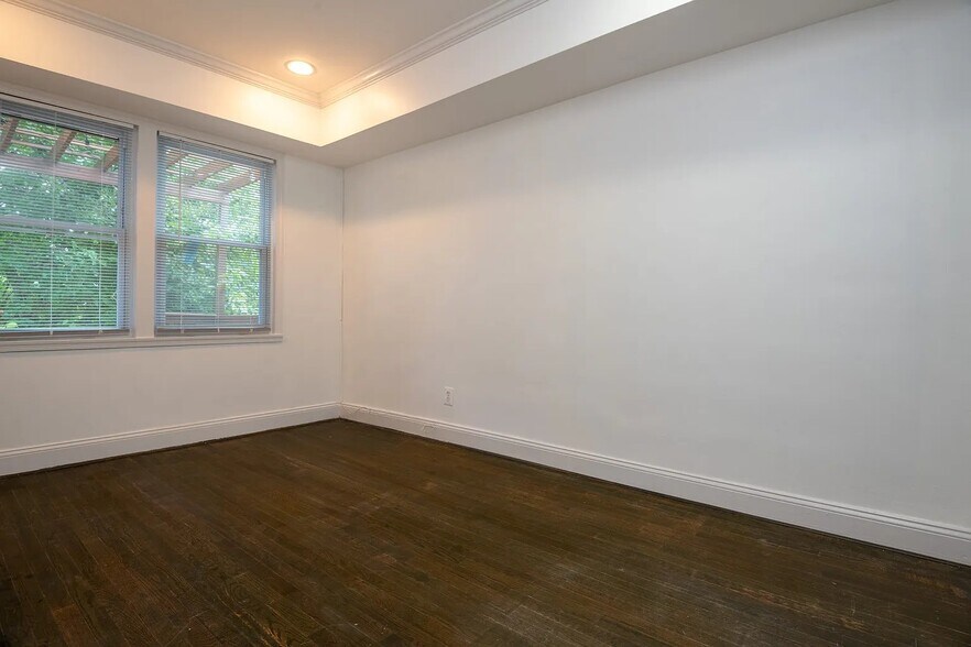 Building Photo - 1821 Providence St NE