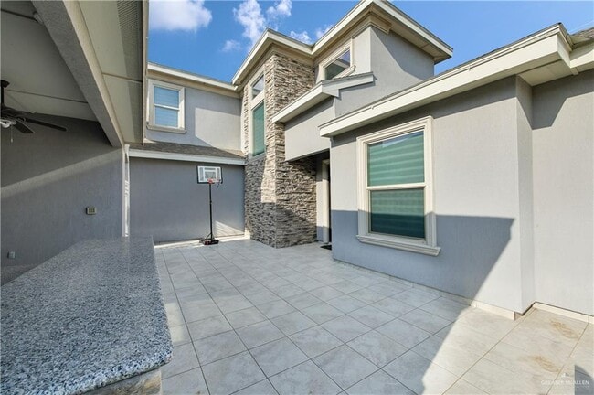 Building Photo - 33 Colvin Ave