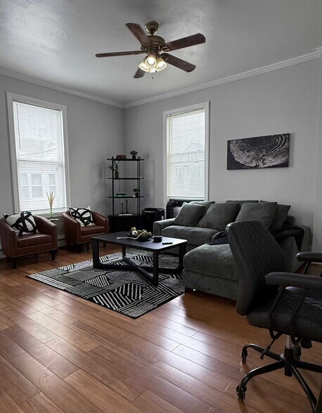 Building Photo - 24 White St