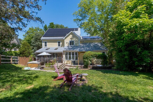 Building Photo - 2711 Ashland Dr