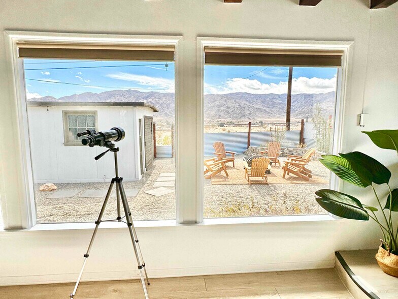 Building Photo - 72319 El Paseo Dr