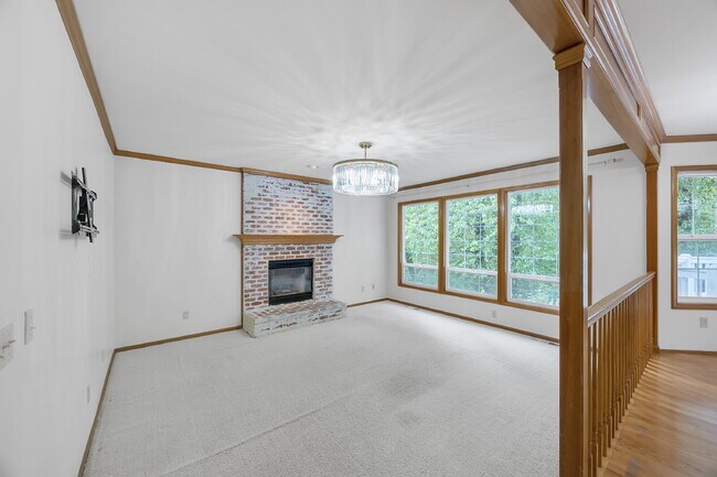 Building Photo - NO SHOWINGS AT THIS TIME. ALREADY HAVE APPLICATION ON HOME! Welcome to your new home, located in ...