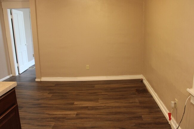 Building Photo - 1207 Vattier Street