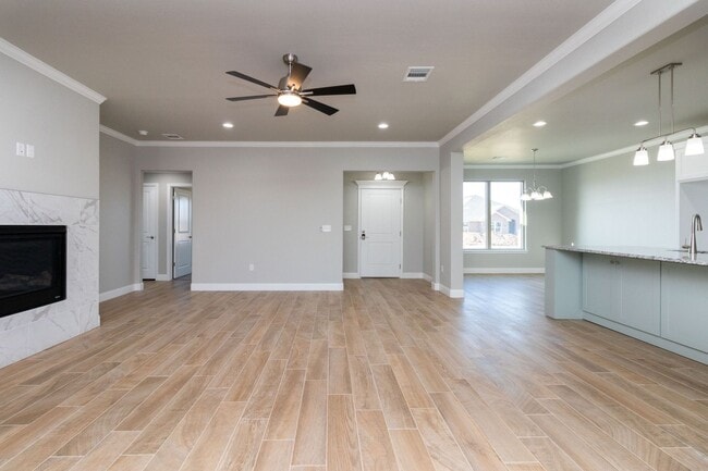 Building Photo - 2700 Tampa Bay Ave