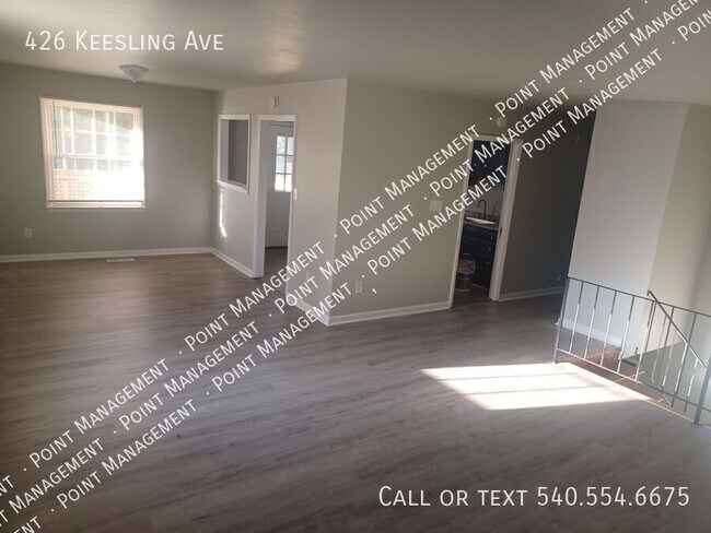 Building Photo - 426 Keesling Ave