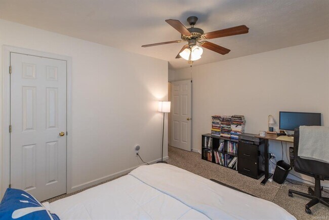 Building Photo - 616 Castle Brook Dr