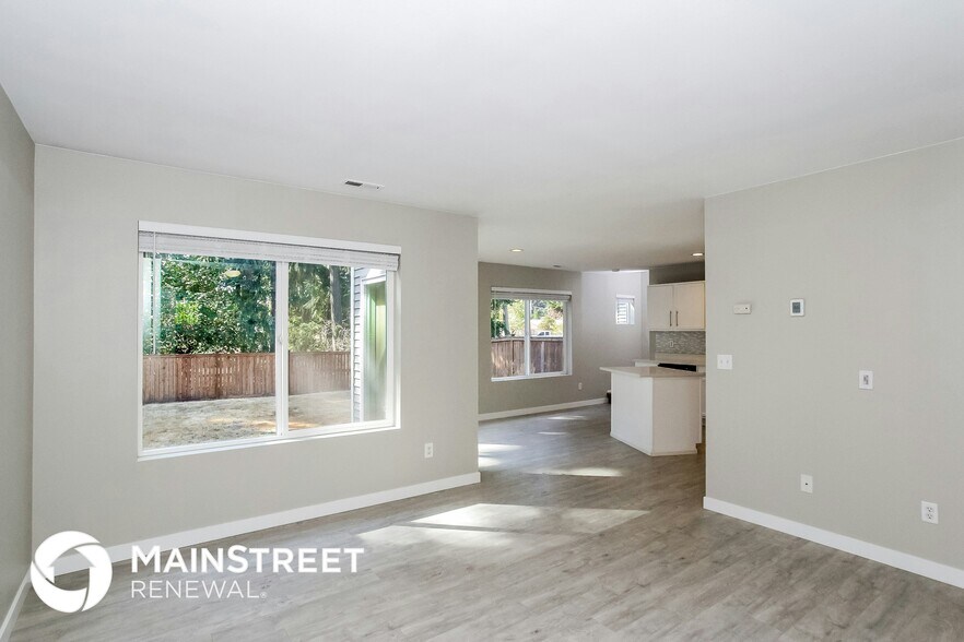 Building Photo - 5110 203rd St Ct E