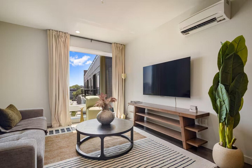 Building Photo - 51 S Broadway