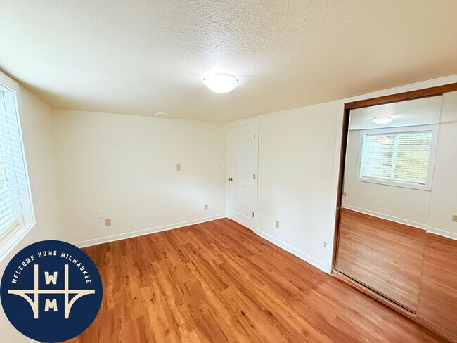 Building Photo - 12400 Elmhurst Pkwy