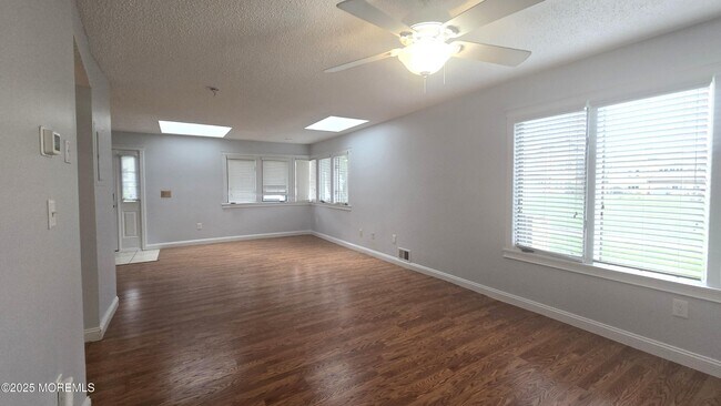 Building Photo - 90 Northrup Dr