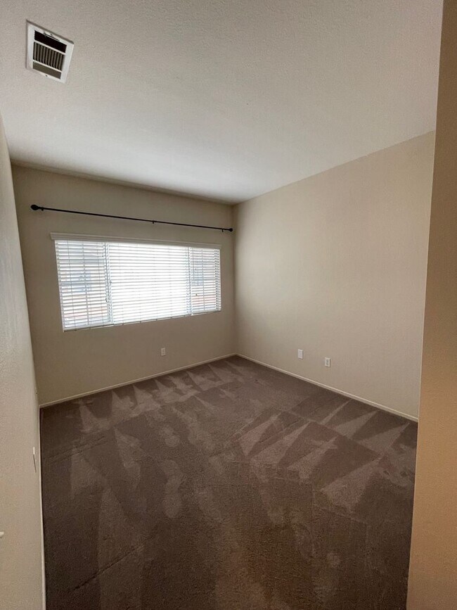 Building Photo - 5341 Columbus Pl