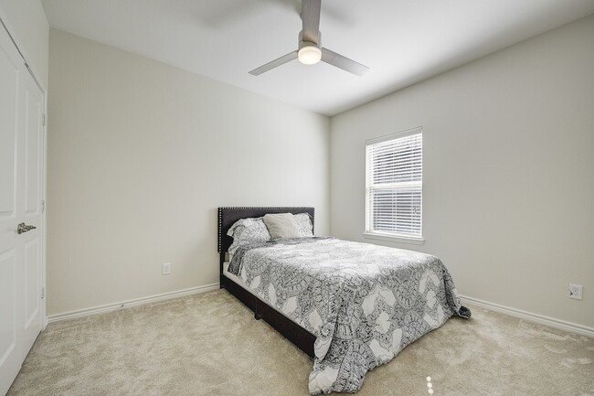Building Photo - 106 Martingale Trail