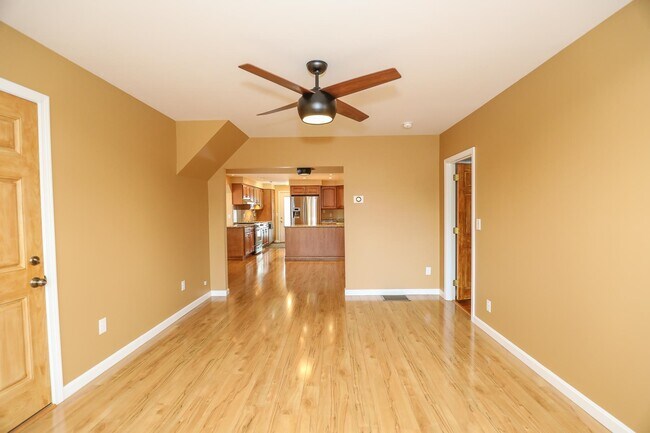 Building Photo - 32 Chapleau Ave