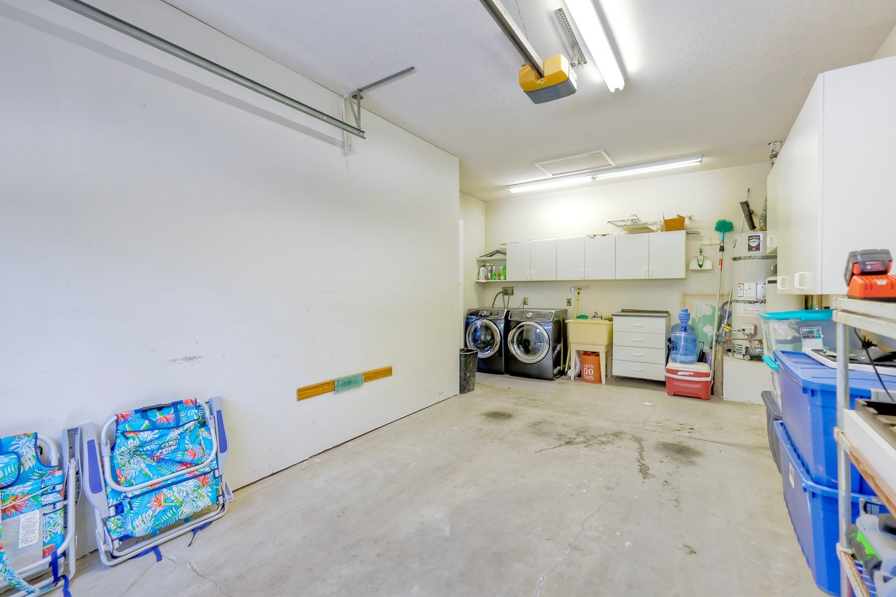 attached garage with washer dryer - 22242 Little Klondike Rd