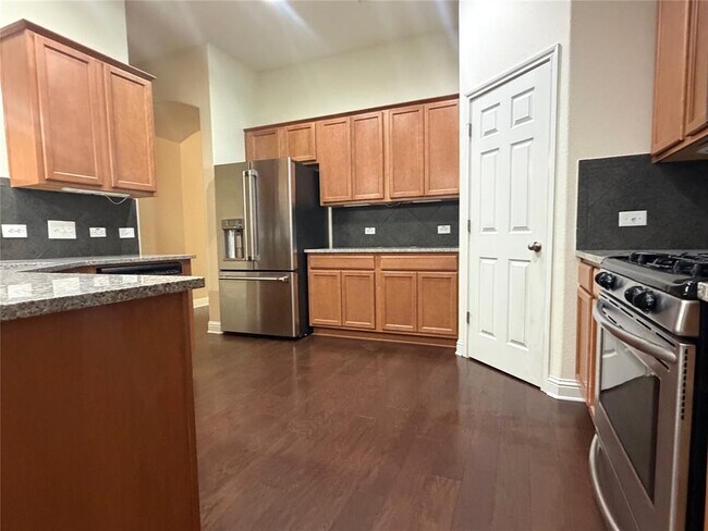 Building Photo - 718 Ann Taylor Dr