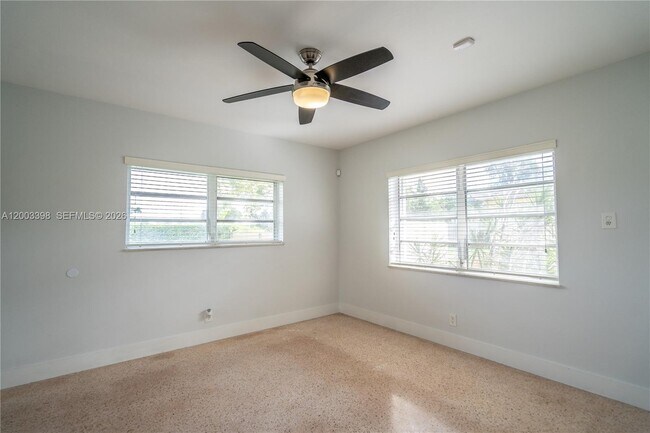 Building Photo - 475 S Shore Dr