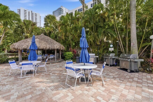 Building Photo - 1361 S Ocean Blvd