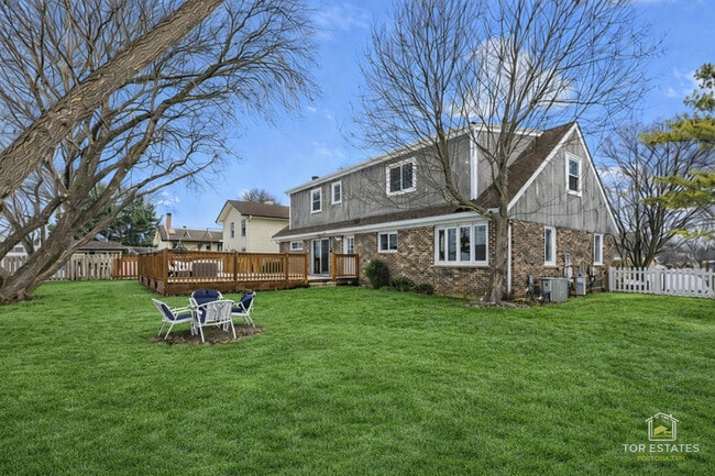 Building Photo - 931 Canterbury Dr