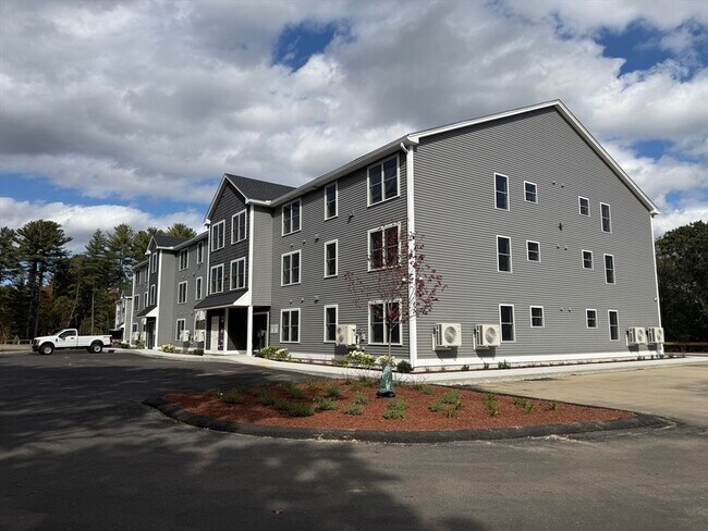 Building Photo - 251 Sladen St