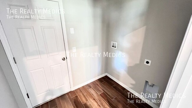 Building Photo - 2272 Mystic Maze Ln