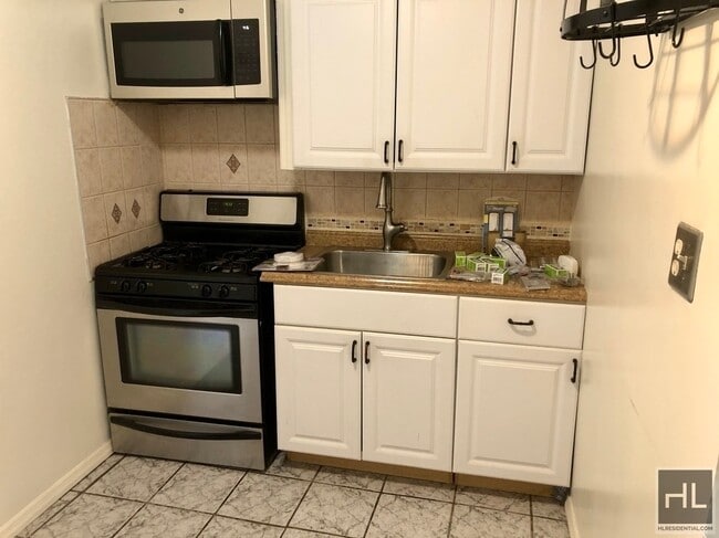 Building Photo - HERKIMER STREET