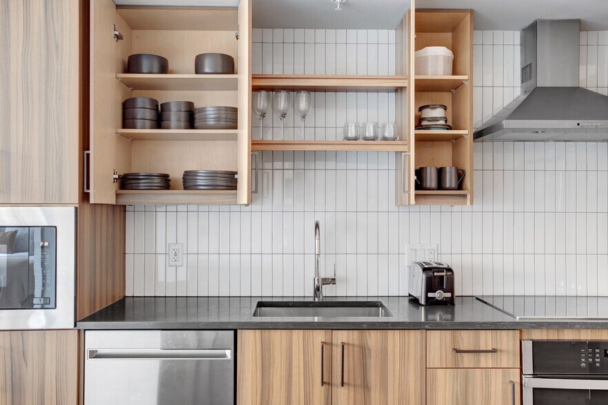 Building Photo - 1122 N Hudson St