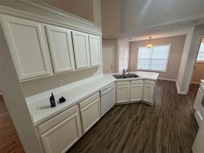 Building Photo - 4343 Grey Park Dr NE