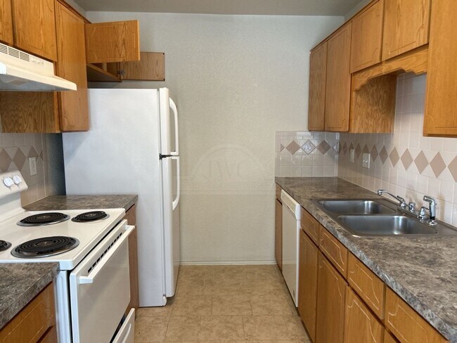 Building Photo - 1505 Dugger Cir