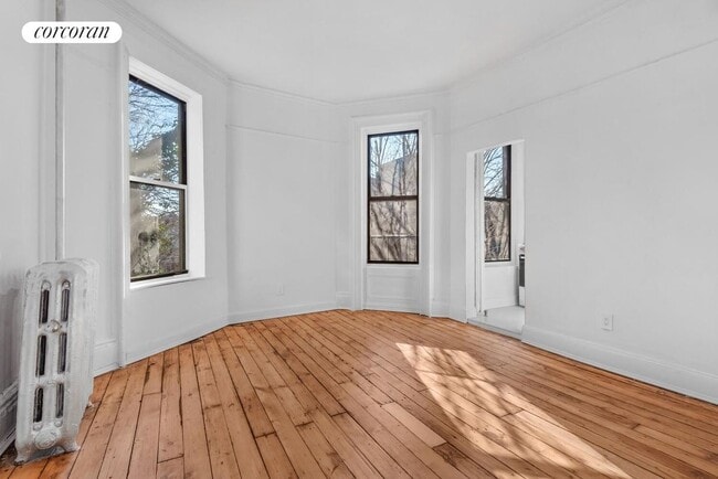 Building Photo - 370 Greene Ave