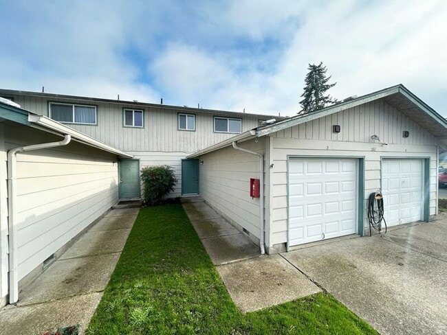 Building Photo - 267 S 40th St