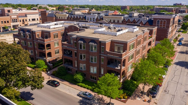 Building Photo - 180 W Benton Ave