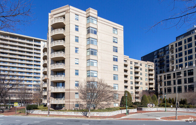 Building Photo - Crescent Plaza Condominium