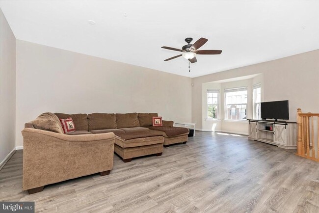 Building Photo - 1742 Trestle St