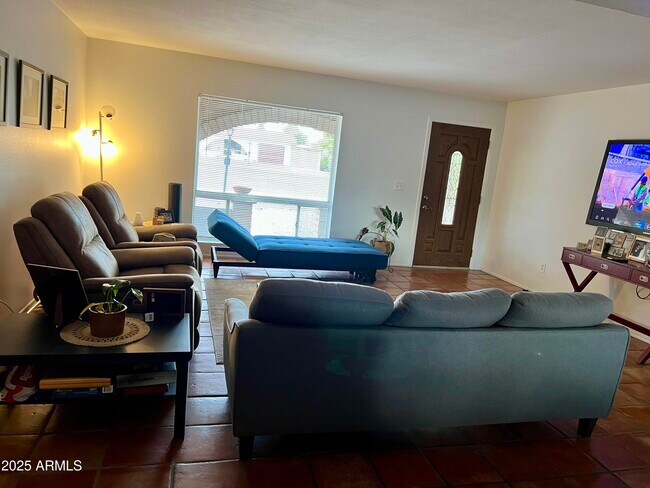 Building Photo - 15635 North 21st St