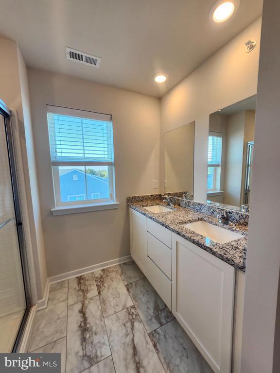 Building Photo - 4901 Brookside Ct