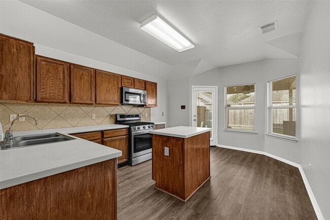 Building Photo - 1831 Mickle Creek Dr