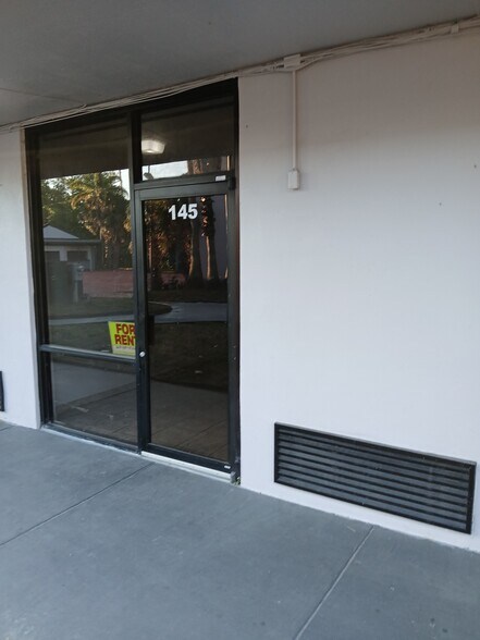 Building Photo - 8421 S Orange Blossom Trl