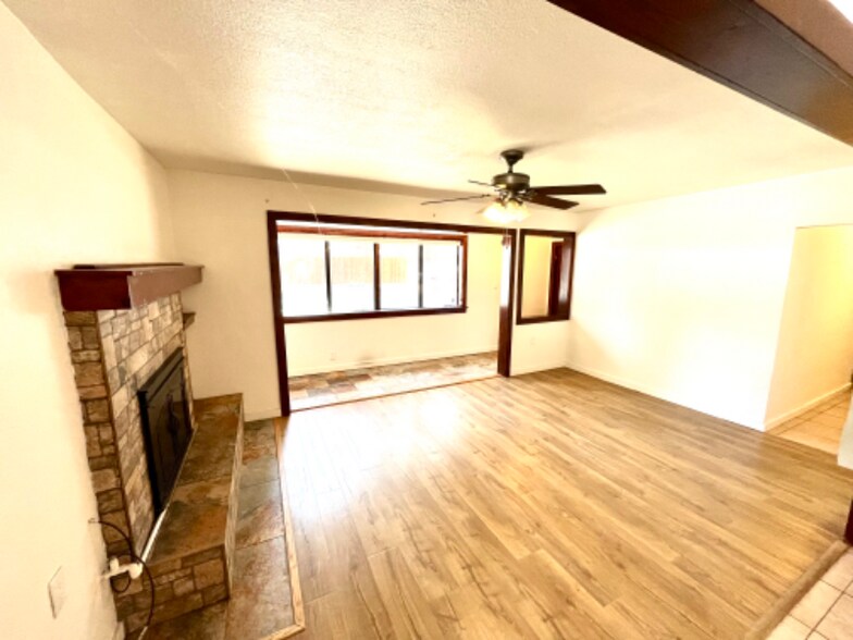 Building Photo - 2975 Sacramento Ave