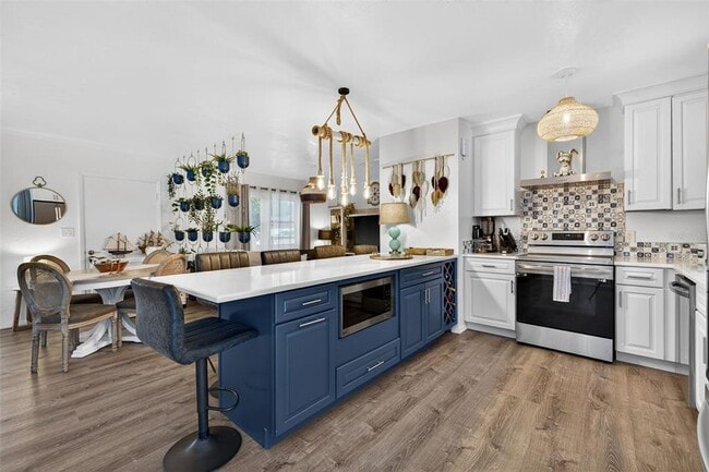 Building Photo - 1760 75th Ave N